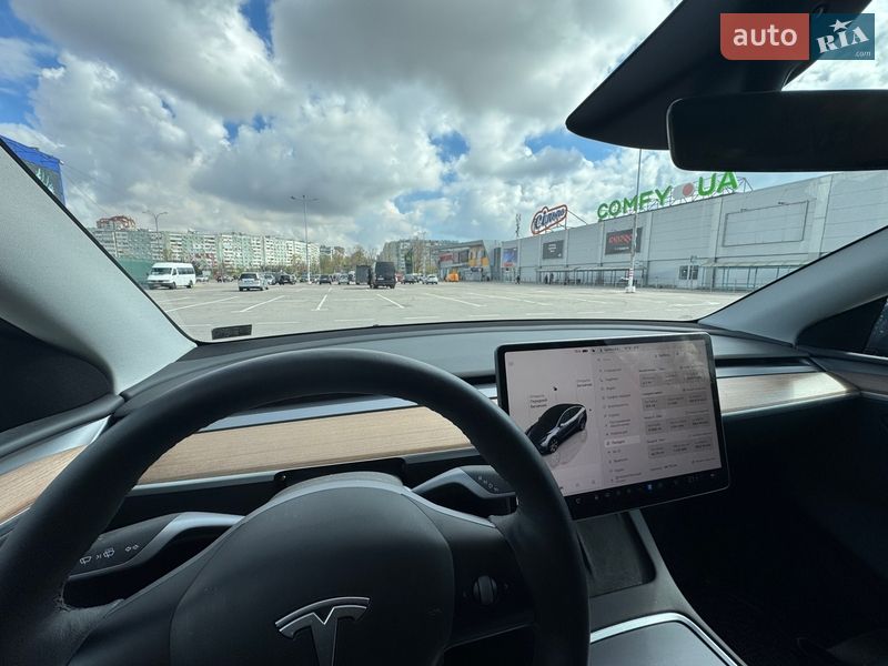Позашляховик / Кросовер Tesla Model Y 2023 в Запоріжжі фото 12 Позашляховик / Кросовер Tesla Model Y 2023 в Запоріжжі