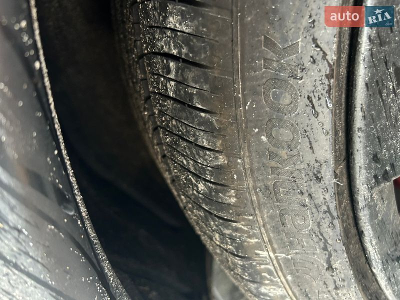 Внедорожник / Кроссовер Tesla Model Y 2024 в Киеве