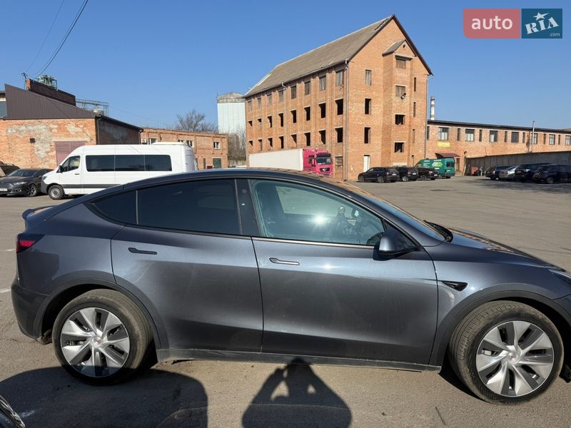 Позашляховик / Кросовер Tesla Model Y 2022 в Умані