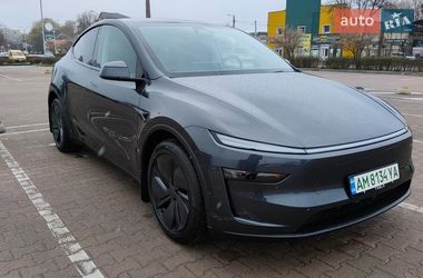 Позашляховик / Кросовер Tesla Model Y 2025 в Києві