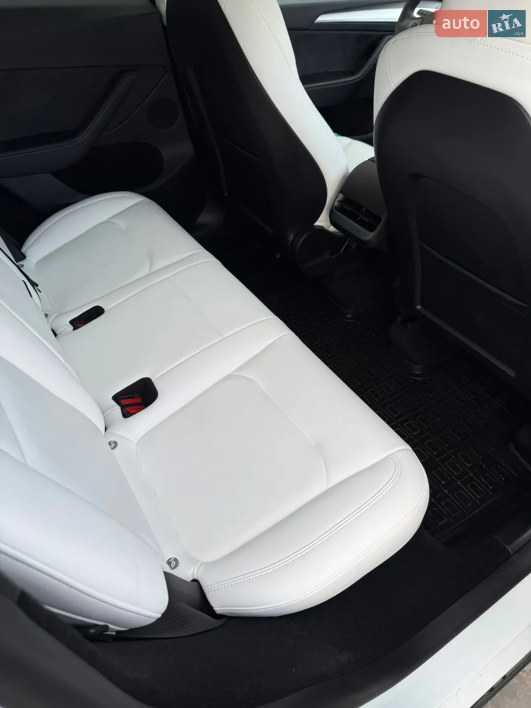 2023 Tesla Model Y - мініатюра 12