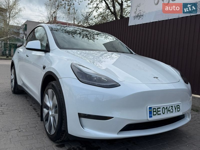 Позашляховик / Кросовер Tesla Model Y 2023 в Первомайську