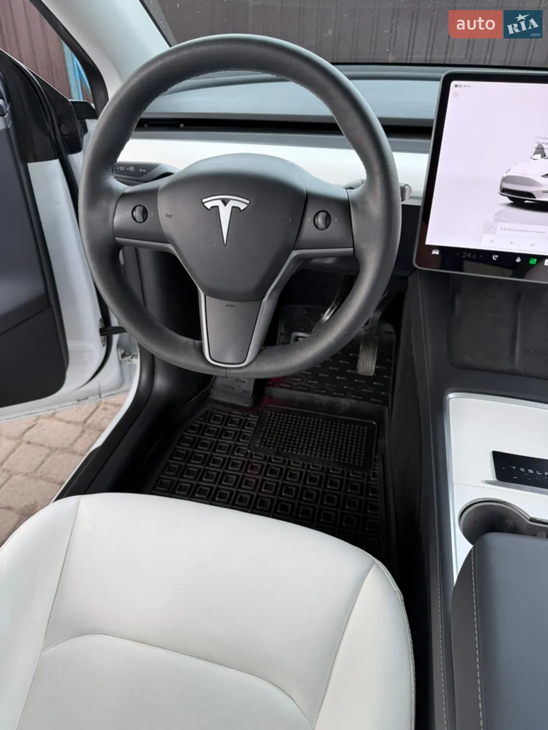 2023 Tesla Model Y - мініатюра 24