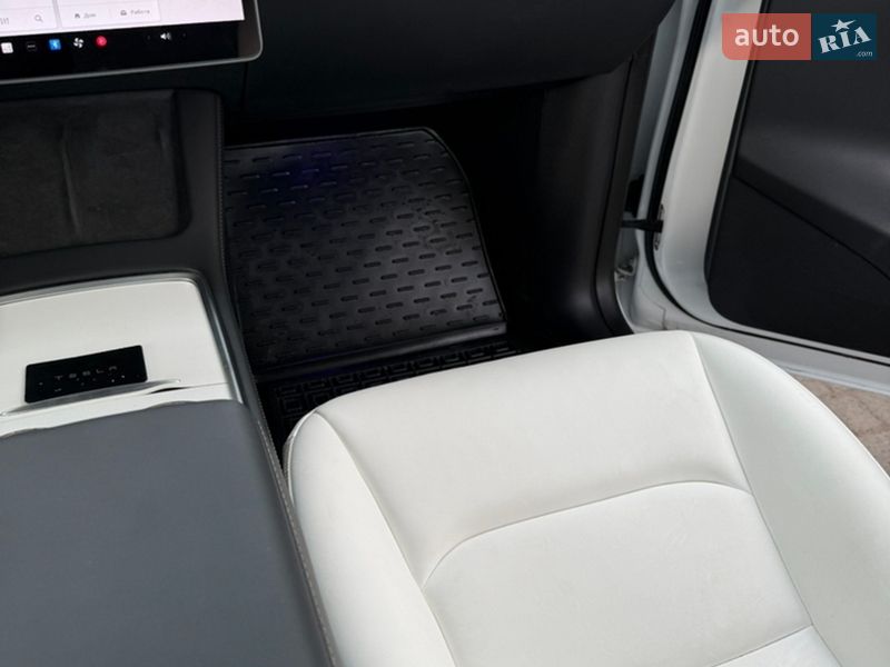 Внедорожник / Кроссовер Tesla Model Y 2023 в Первомайске