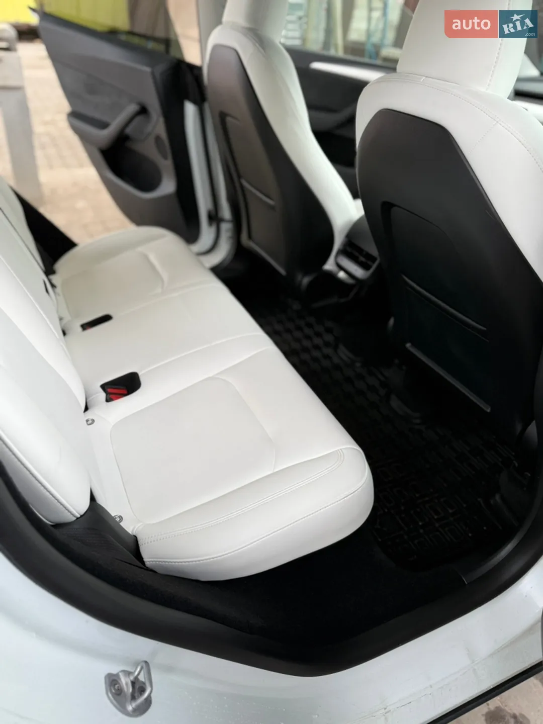 2023 Tesla Model Y - мініатюра 29