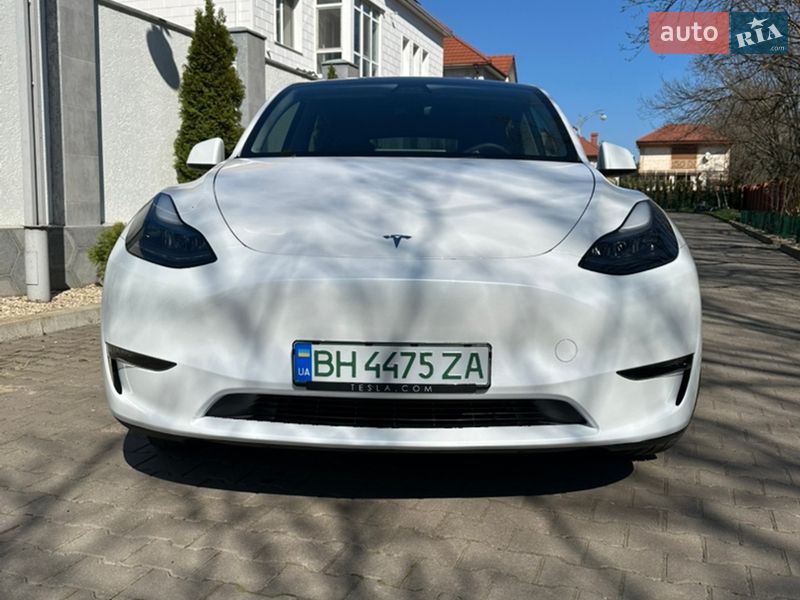 Tesla Model Y 2023