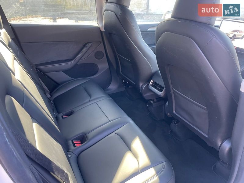 Позашляховик / Кросовер Tesla Model Y 2024 в Рівному
