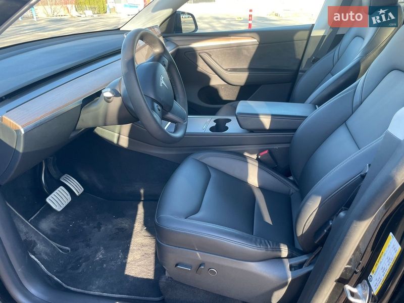Позашляховик / Кросовер Tesla Model Y 2024 в Рівному фото 11 Позашляховик / Кросовер Tesla Model Y 2024 в Рівному