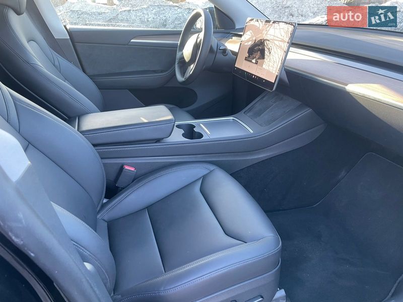 Позашляховик / Кросовер Tesla Model Y 2024 в Рівному фото 12 Позашляховик / Кросовер Tesla Model Y 2024 в Рівному