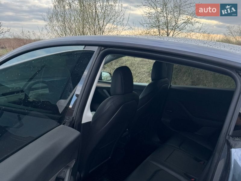 Внедорожник / Кроссовер Tesla Model Y 2022 в Львове