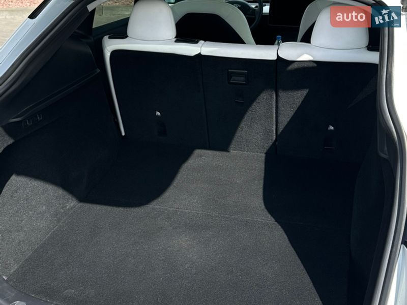 Внедорожник / Кроссовер Tesla Model Y 2022 в Луцке