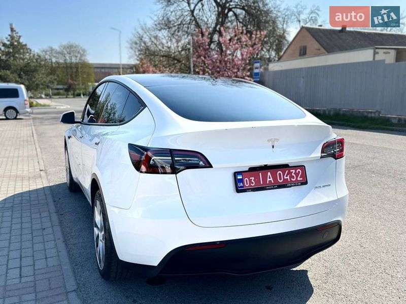 Внедорожник / Кроссовер Tesla Model Y 2023 в Ужгороде
