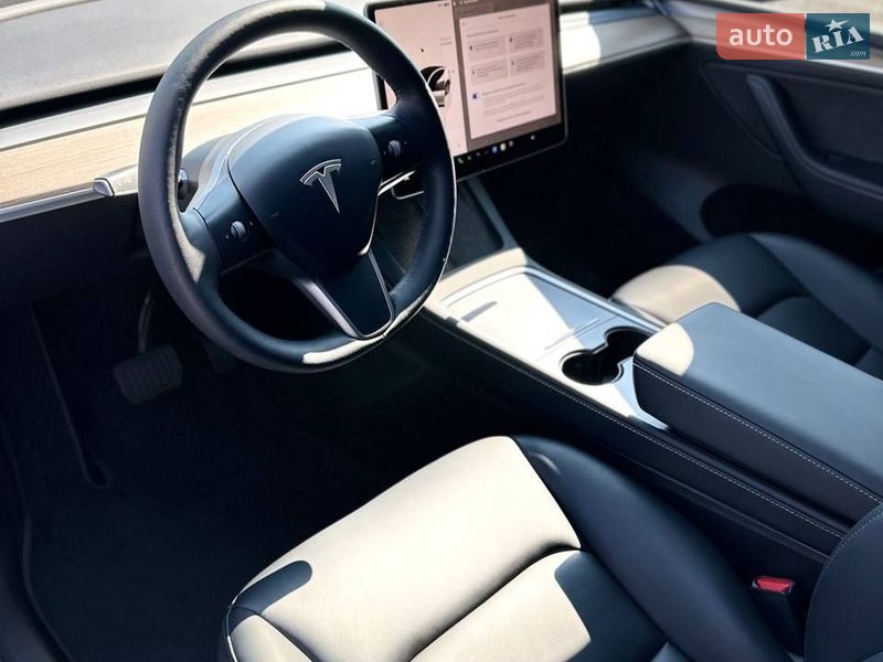 Внедорожник / Кроссовер Tesla Model Y 2023 в Ужгороде