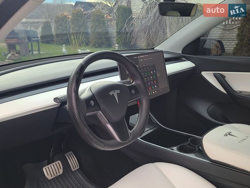 Внедорожник / Кроссовер Tesla Model Y 2020 в Львове