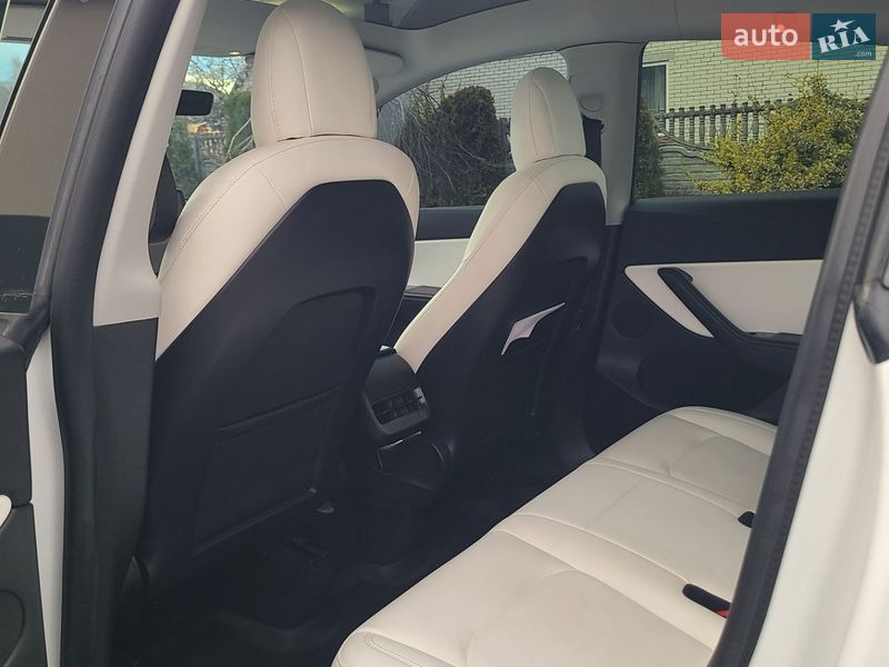 Внедорожник / Кроссовер Tesla Model Y 2020 в Львове