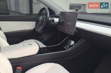 Внедорожник / Кроссовер Tesla Model Y 2020 в Львове