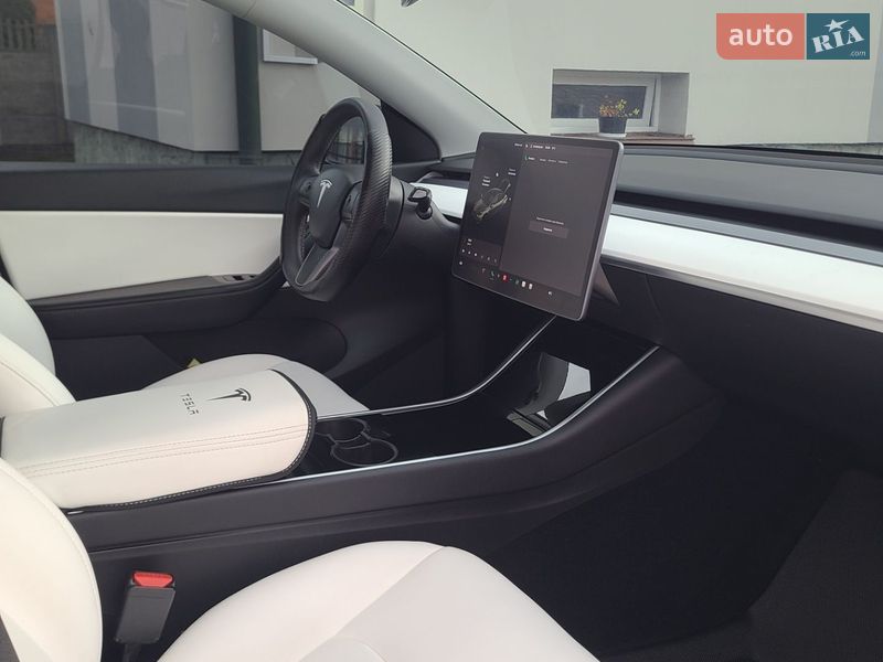 Внедорожник / Кроссовер Tesla Model Y 2020 в Львове