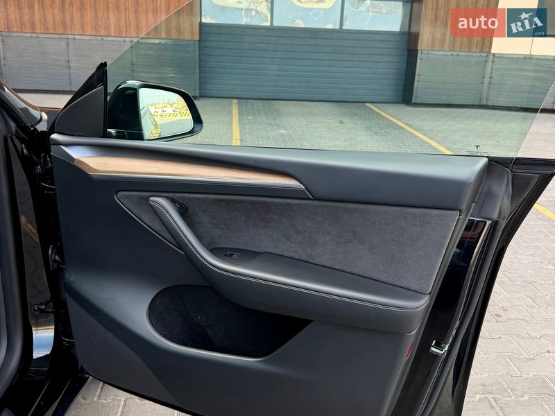 Внедорожник / Кроссовер Tesla Model Y 2023 в Одессе
