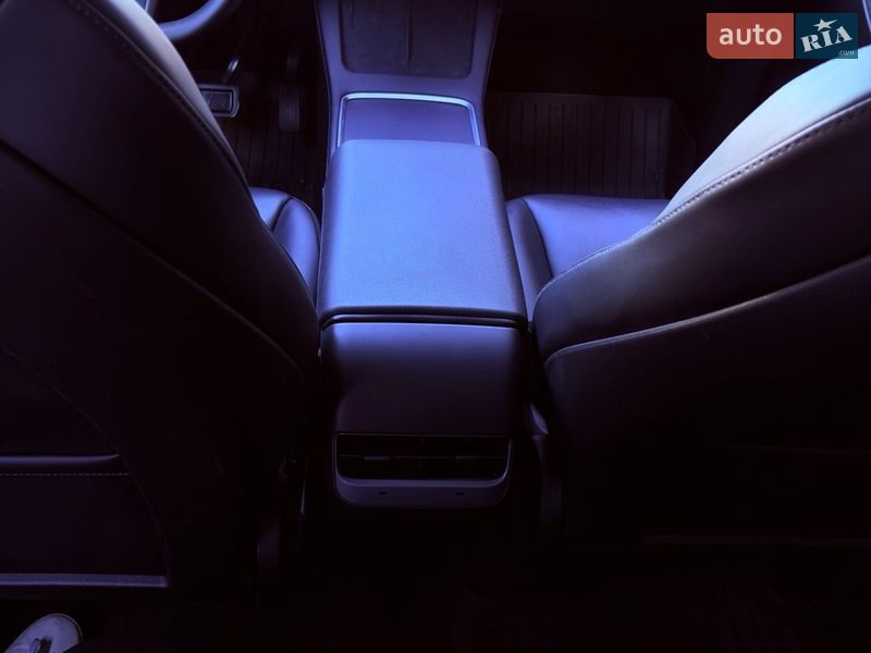 Позашляховик / Кросовер Tesla Model Y 2022 в Львові