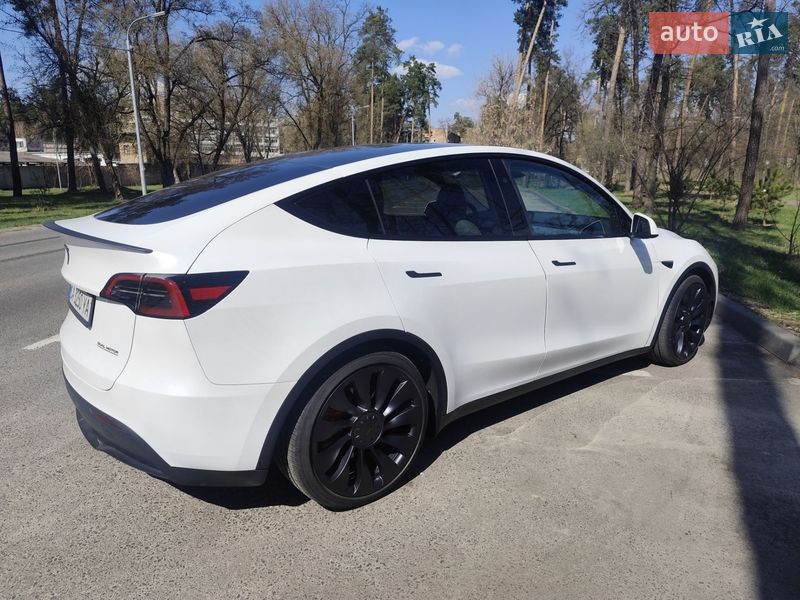 Внедорожник / Кроссовер Tesla Model Y 2024 в Черкассах