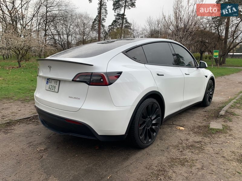 Позашляховик / Кросовер Tesla Model Y 2022 в Києві