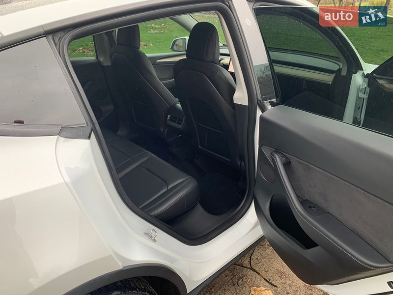 Позашляховик / Кросовер Tesla Model Y 2022 в Києві