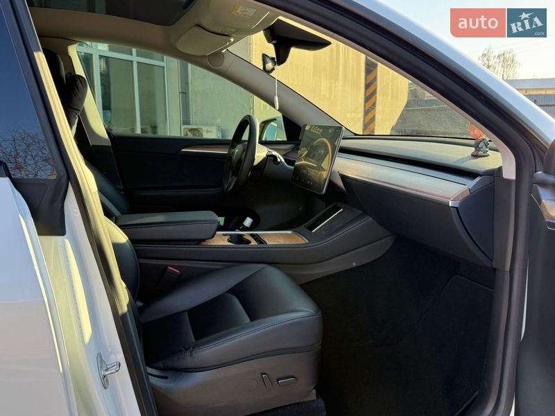 Внедорожник / Кроссовер Tesla Model Y 2022 в Киеве фото 8 Внедорожник / Кроссовер Tesla Model Y 2022 в Киеве