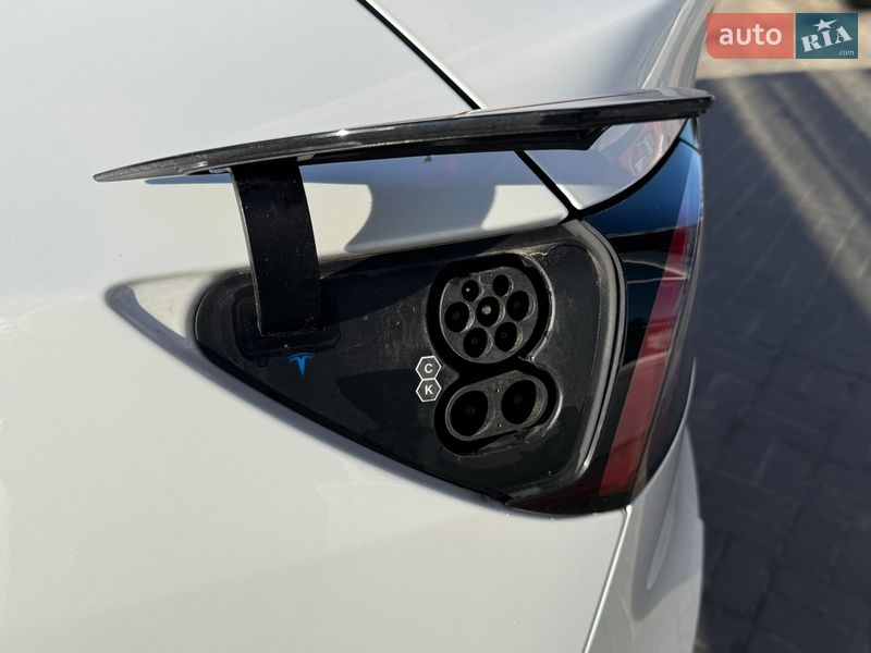 Внедорожник / Кроссовер Tesla Model Y 2022 в Киеве фото 12 Внедорожник / Кроссовер Tesla Model Y 2022 в Киеве