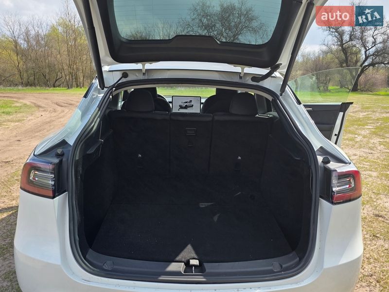 Позашляховик / Кросовер Tesla Model Y 2024 в Дніпрі фото 14 Позашляховик / Кросовер Tesla Model Y 2024 в Дніпрі