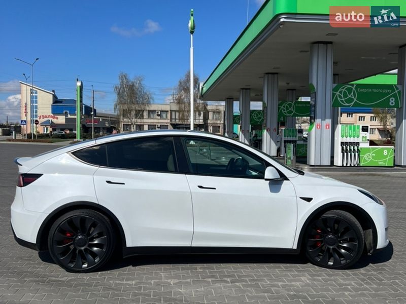 Внедорожник / Кроссовер Tesla Model Y 2022 в Луцке