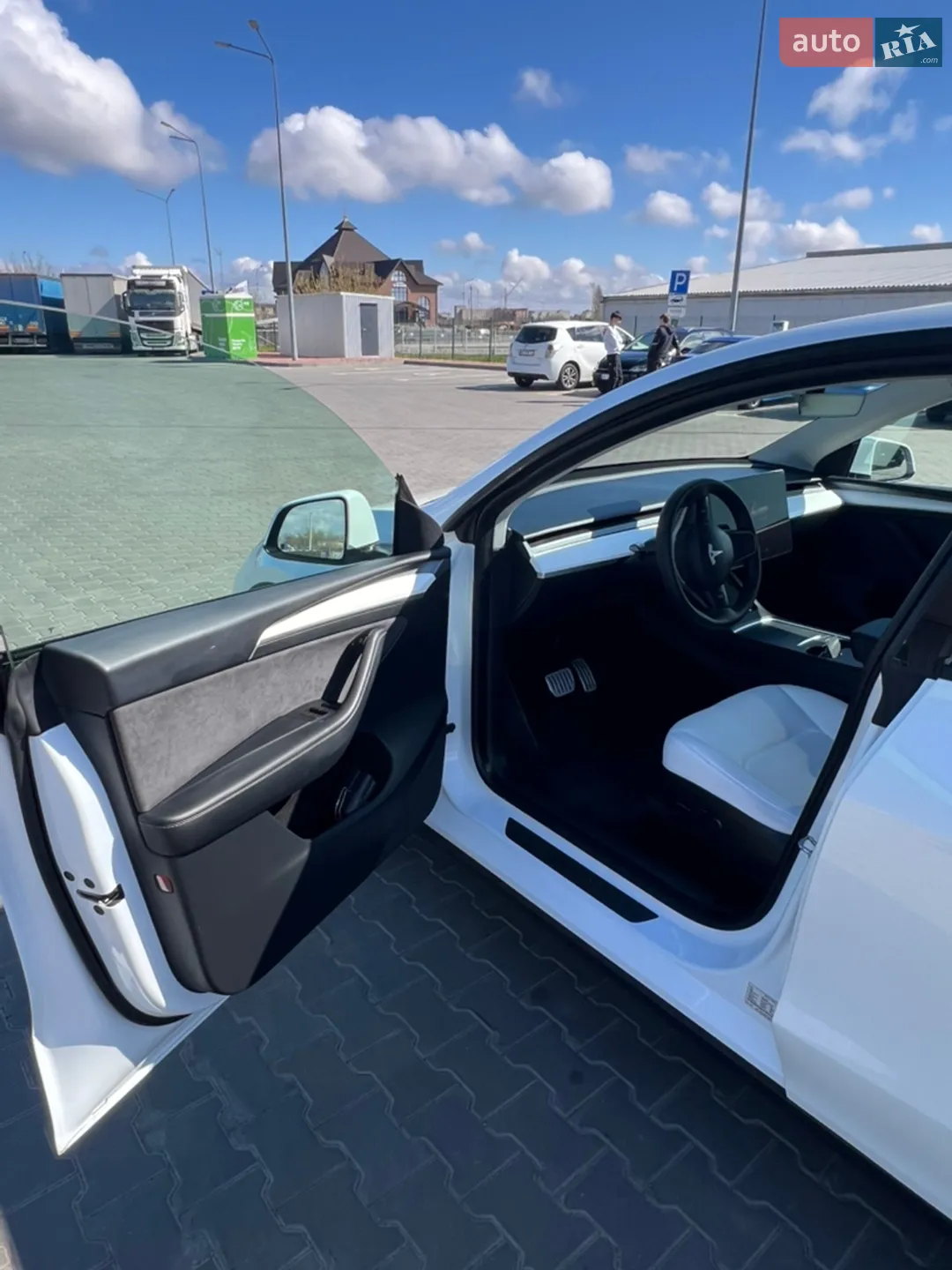 2022 Tesla Model Y - мініатюра 11