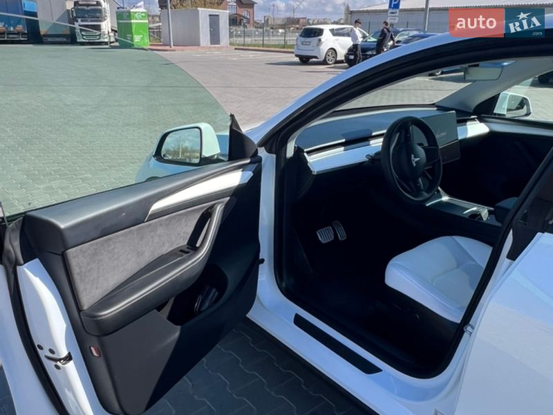 Внедорожник / Кроссовер Tesla Model Y 2022 в Луцке