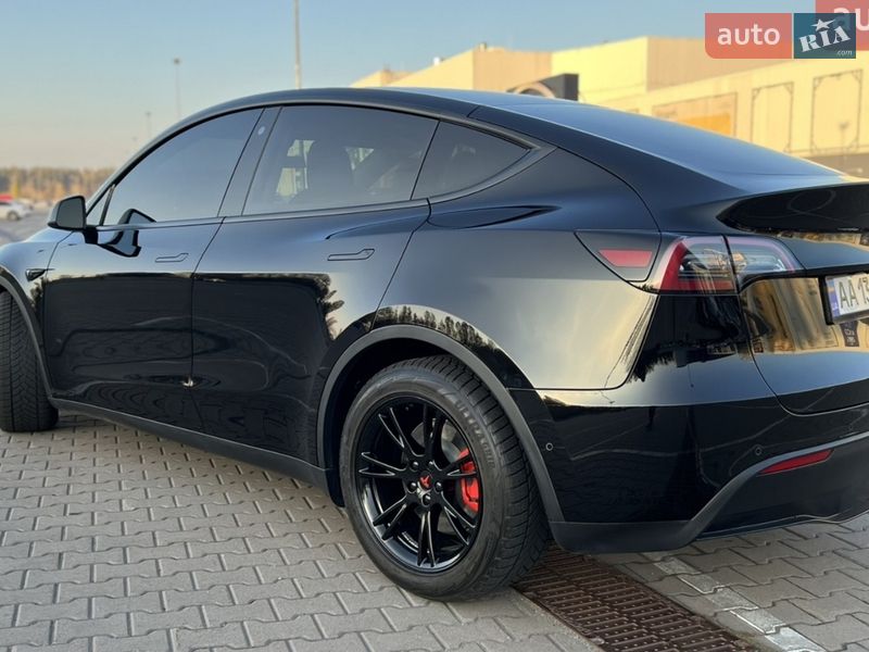 Внедорожник / Кроссовер Tesla Model Y 2022 в Киеве