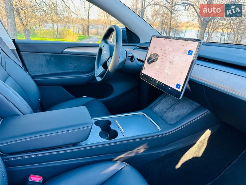 Внедорожник / Кроссовер Tesla Model Y 2024 в Кривом Роге
