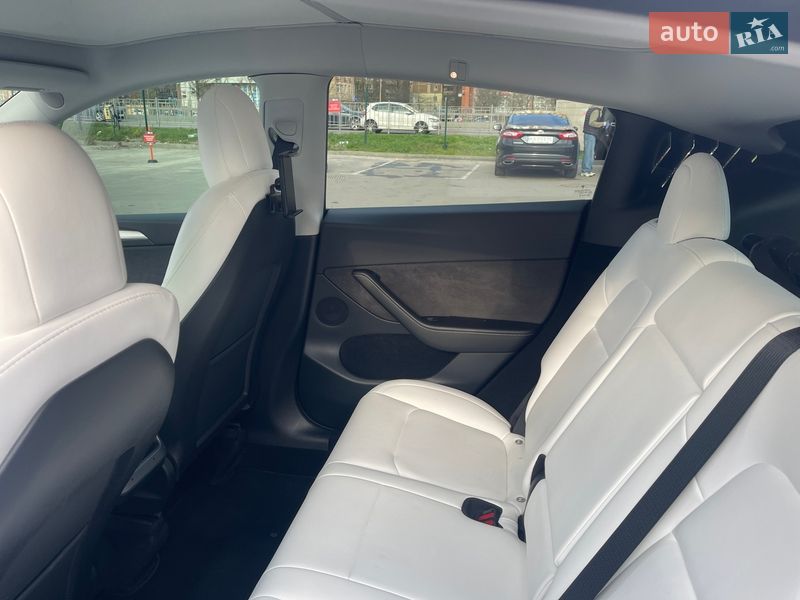 Внедорожник / Кроссовер Tesla Model Y 2022 в Киеве