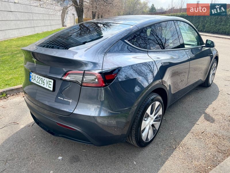 Внедорожник / Кроссовер Tesla Model Y 2024 в Киеве