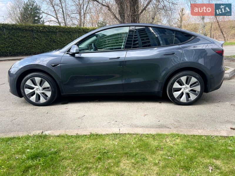 Внедорожник / Кроссовер Tesla Model Y 2024 в Киеве