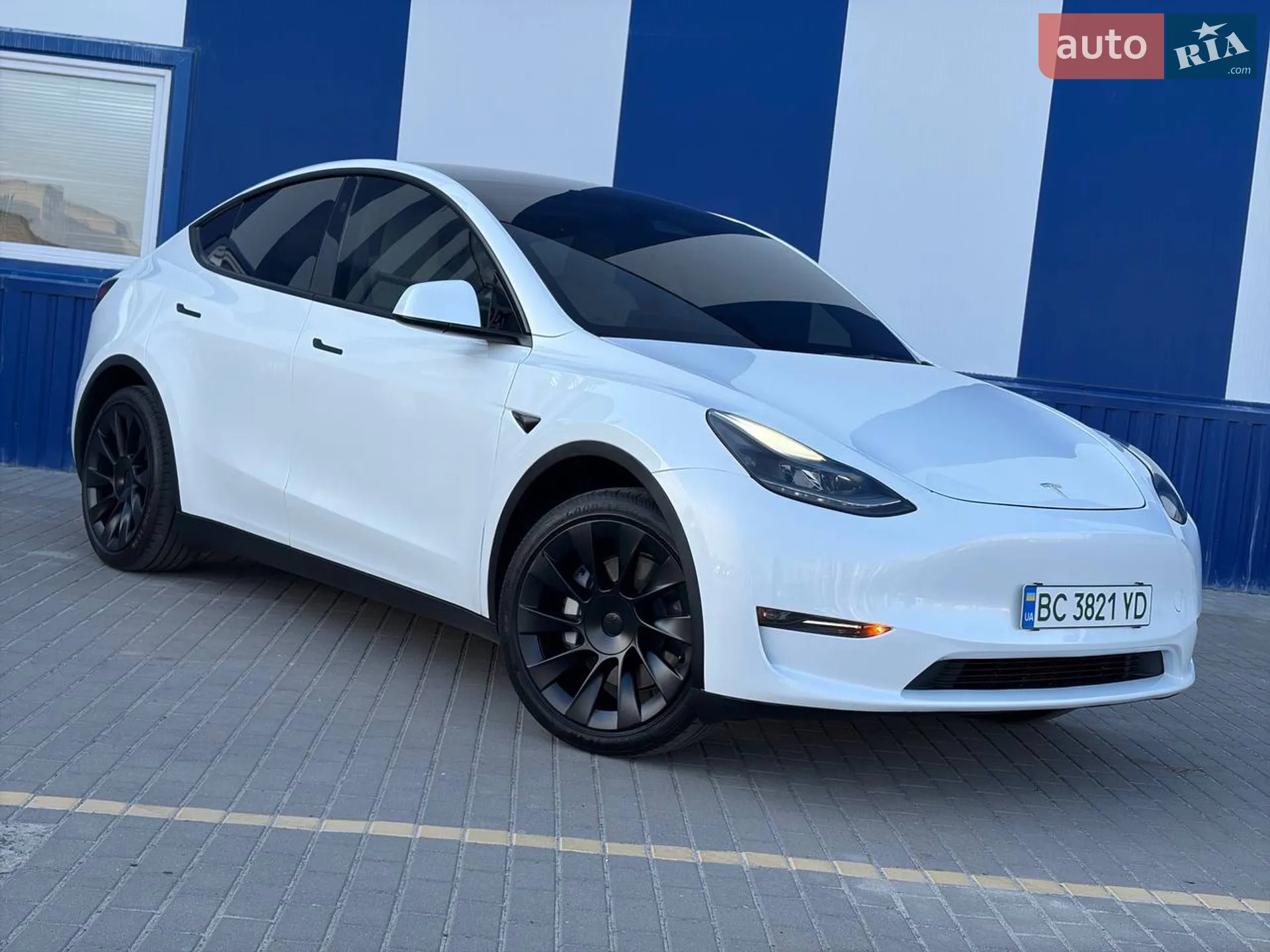 2024 Tesla Model Y - мініатюра 3