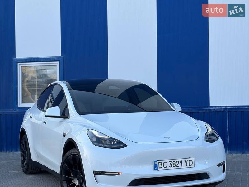 Внедорожник / Кроссовер Tesla Model Y 2024 в Дрогобыче