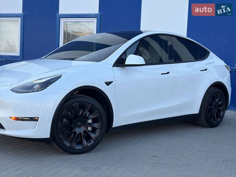Внедорожник / Кроссовер Tesla Model Y 2024 в Дрогобыче