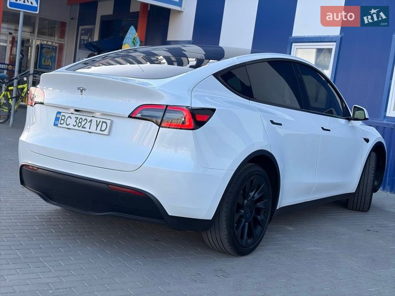 Внедорожник / Кроссовер Tesla Model Y 2024 в Дрогобыче
