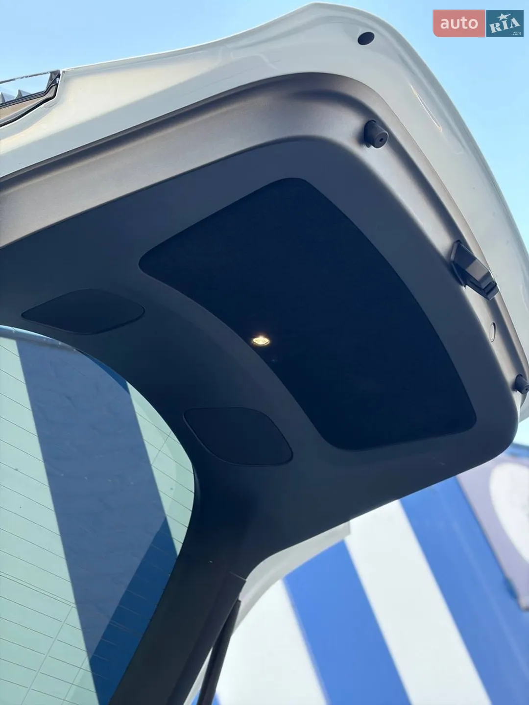 2024 Tesla Model Y - мініатюра 60