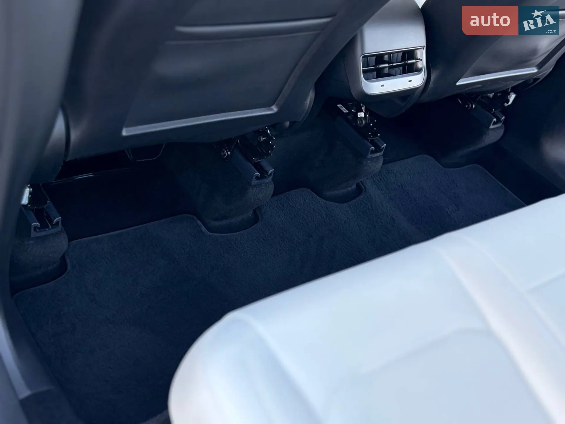 2024 Tesla Model Y - мініатюра 82