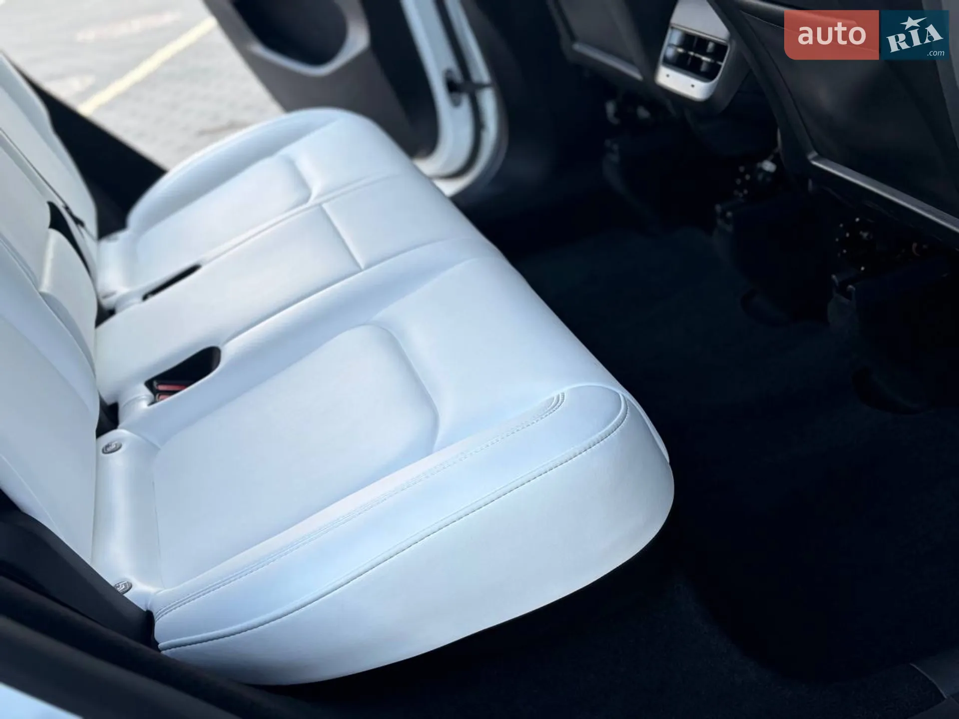 2024 Tesla Model Y - мініатюра 87