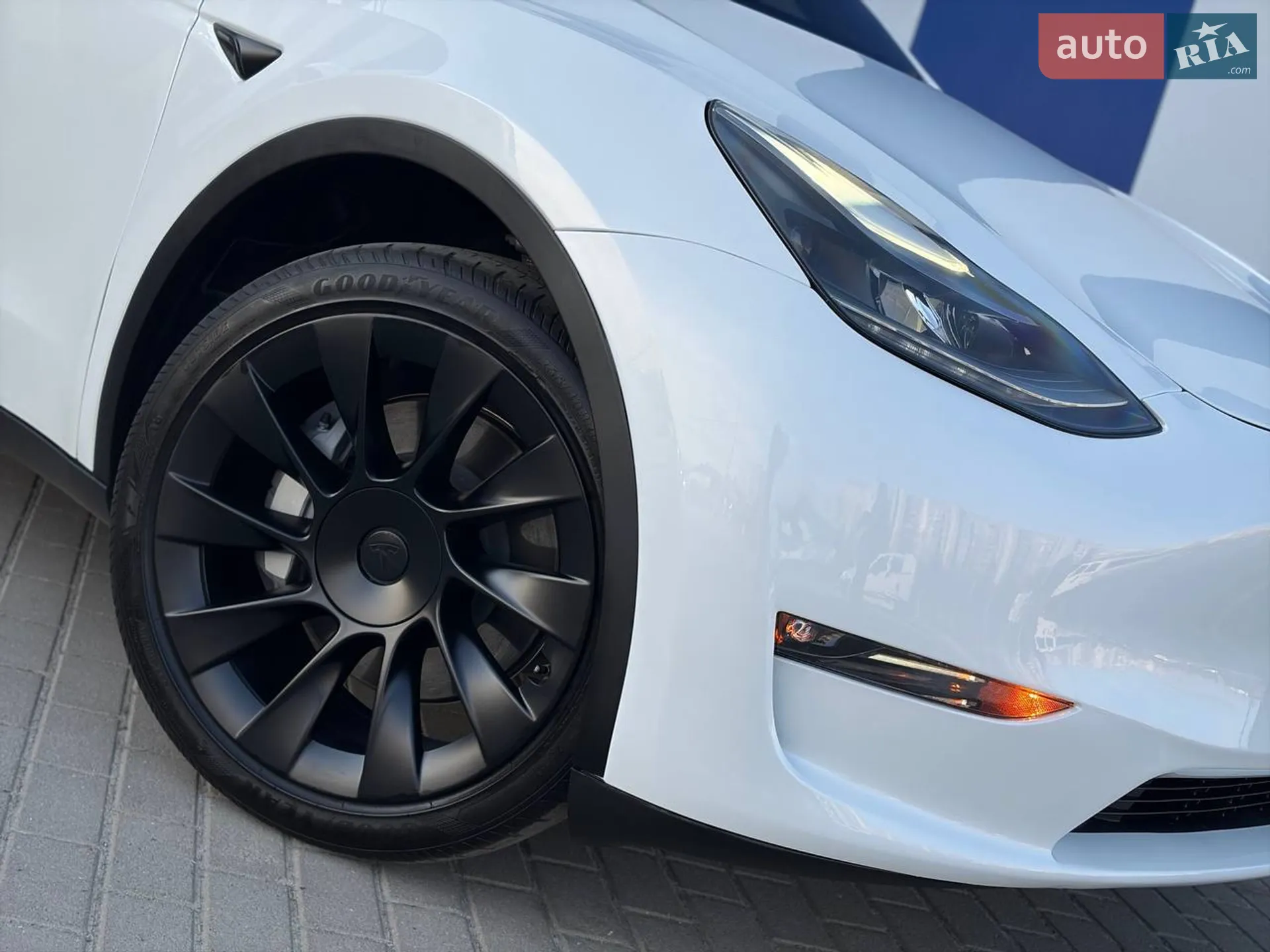 2024 Tesla Model Y - мініатюра 8