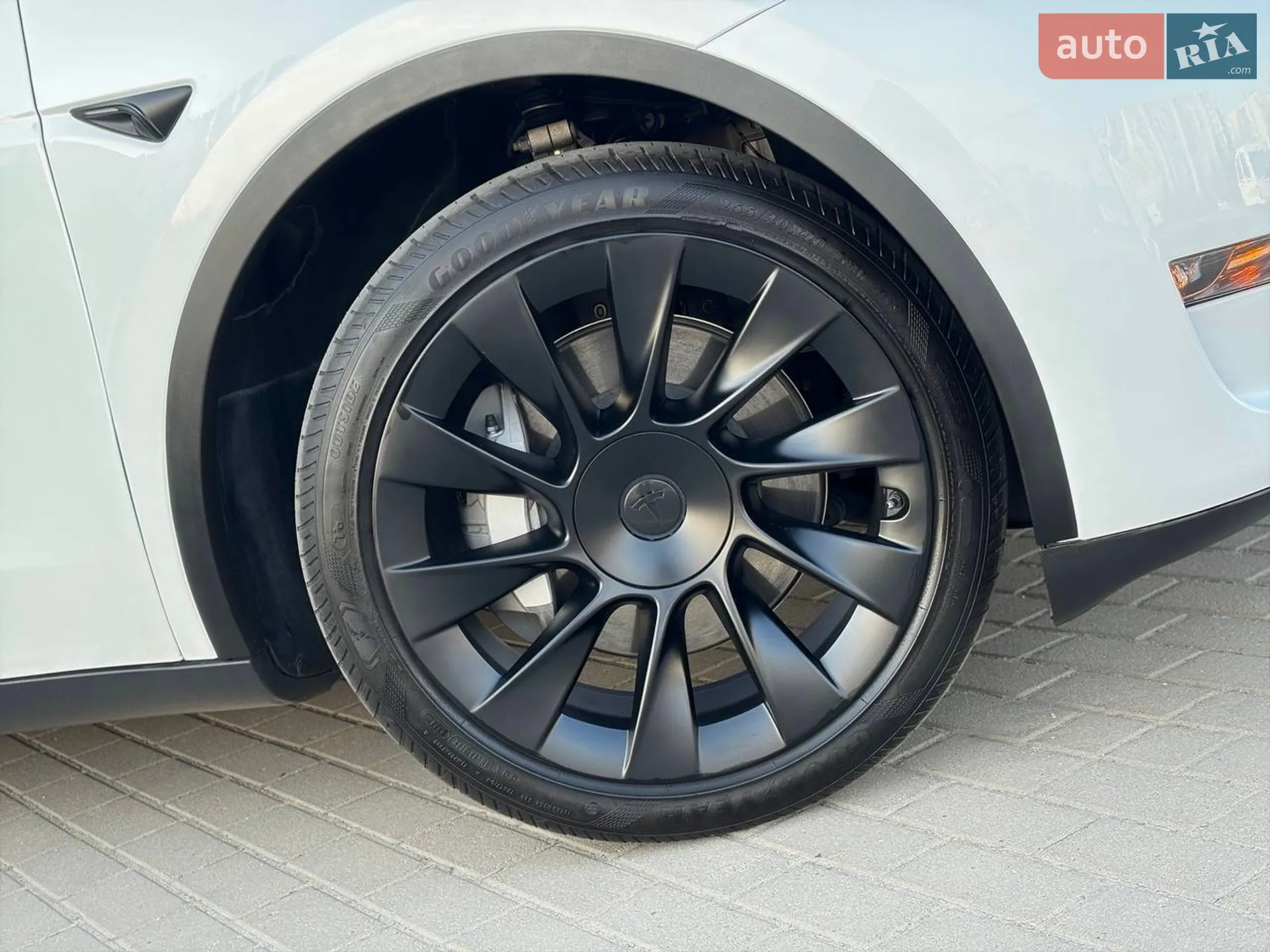 2024 Tesla Model Y - мініатюра 9