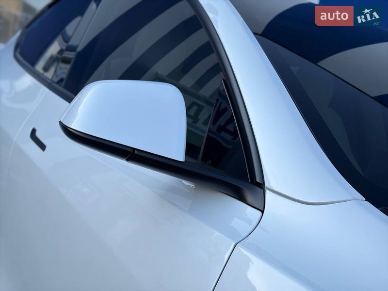 Внедорожник / Кроссовер Tesla Model Y 2024 в Дрогобыче