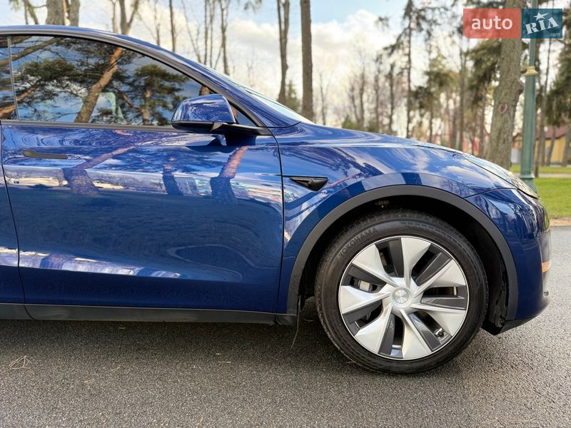 Внедорожник / Кроссовер Tesla Model Y 2023 в Харькове