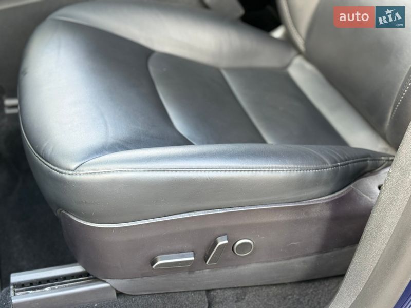 Внедорожник / Кроссовер Tesla Model Y 2023 в Харькове