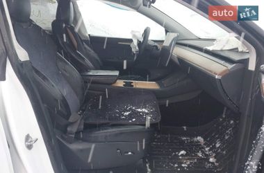 Внедорожник / Кроссовер Tesla Model Y 2023 в Киеве